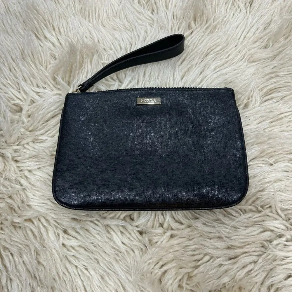 Furla travel useful closure